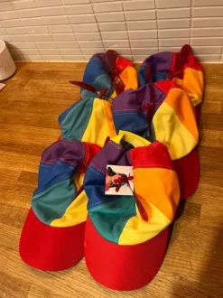 6 kpl ropelilippiksiä