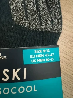 2 pairs of ski socks