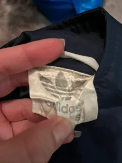 Adidaksen verkkatakki