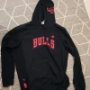Adidas Bulls huppari