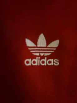 Adidas huppari