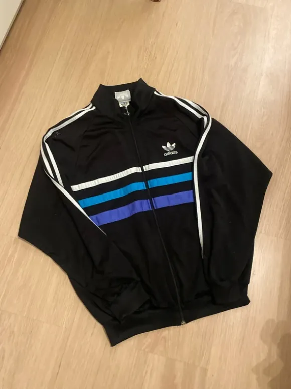 Adidas huppari vintage- M koko