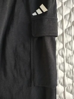 Adidas reisitasku collegehousut