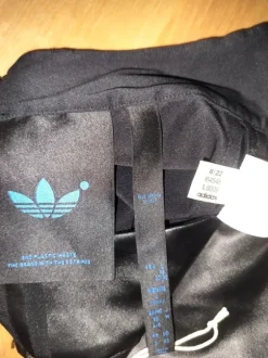 Adidas shortsit