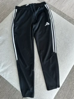 Adidas Tiro 23 Club miesten treenihousut – lähes uudet