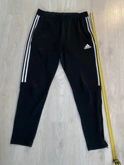 Adidas verkkarit