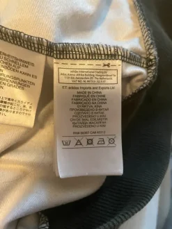 Adidas verryttelytakki