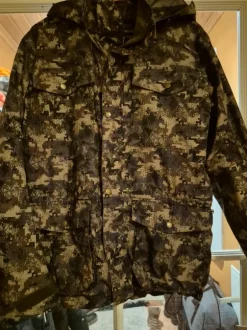 Anar metsästyspuku. Koko L.