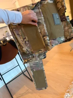 Armeijaliivi esim halloweenasuun