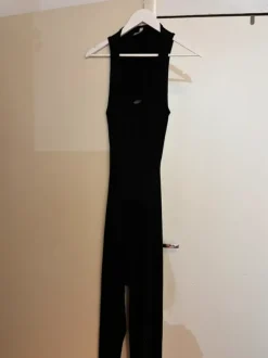 Avoselkäinen haalari L