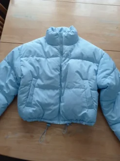 Baby blå vinterjacka