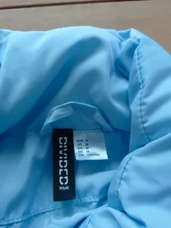 Baby blå vinterjacka