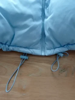 Baby blå vinterjacka