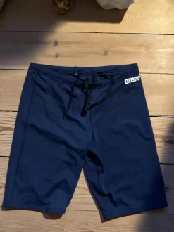 Badebukser med lange ben