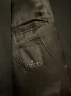 Batistini musta puvuntakki