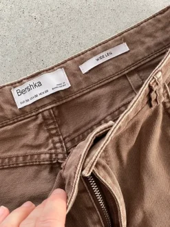 Bershka bruna jeans strl 38