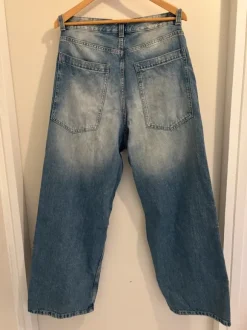 Bershka farkut koko EUR 42