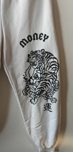 Bershka valkoiset kollarit