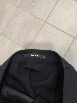 Bikbokin suorathousut