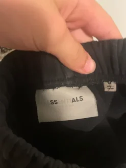 Black essentials shorts