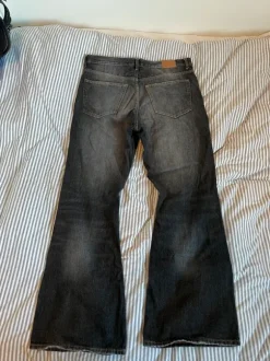 bootcut jeans