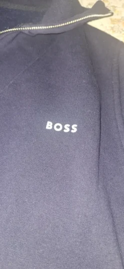 Boss pusero half swipper