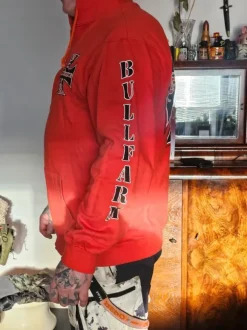 Bullfarm Hardcore miesten punainen vetoketjullinen huppari