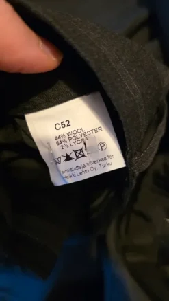 Buzo tummanharmaa raidallinen puku