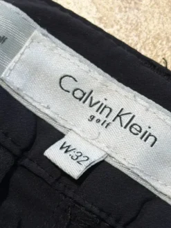 Calvin Klein golf shortsit