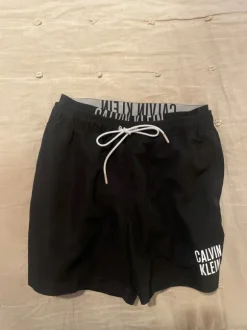 Calvin Klein uimashortsit s