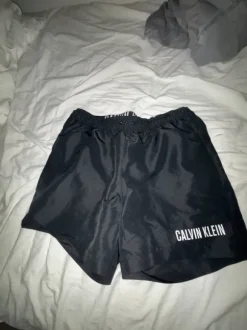 Calvin klein uimashortsit