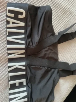 Calvin Klein yläosa