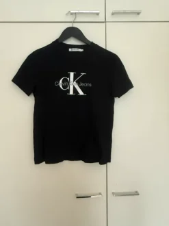 Calvinklein T-paita M