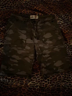 camoshortsit