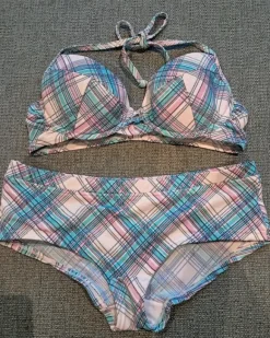 Change ruudulliset bikinit