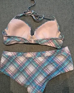 Change ruudulliset bikinit