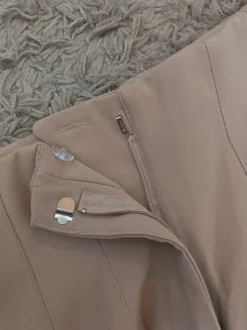 Chino -tyyliset housut