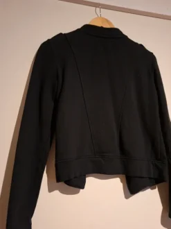 Collegekankainen jakku