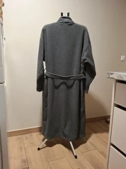 Didelis pilkas chalatas