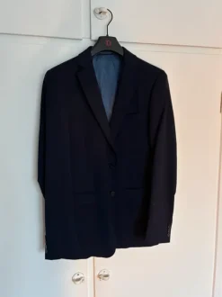 Dressmann navy suit