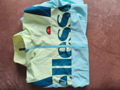 Ellesse koko M. Uudenveroinen.