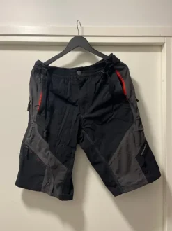 Endura Hummvee shortsit L-koko