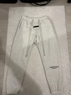 Essentials collegehousut