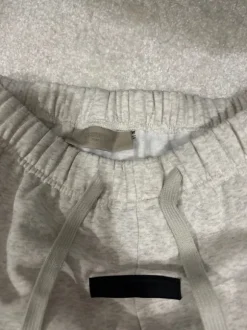 Essentials collegehousut