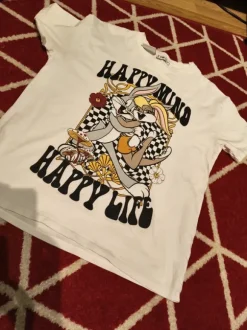 Fb sister Looney tunes t-paita