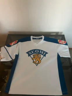 Finland (Suomi) hockey jersey