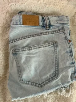 Gina Tricot farkkushortsit