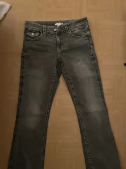 Gina Tricot harmaat leveälahkeiset fakut