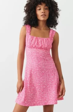 Gina Tricot kesämekko