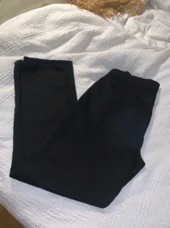 Gina tricot mustat farkut